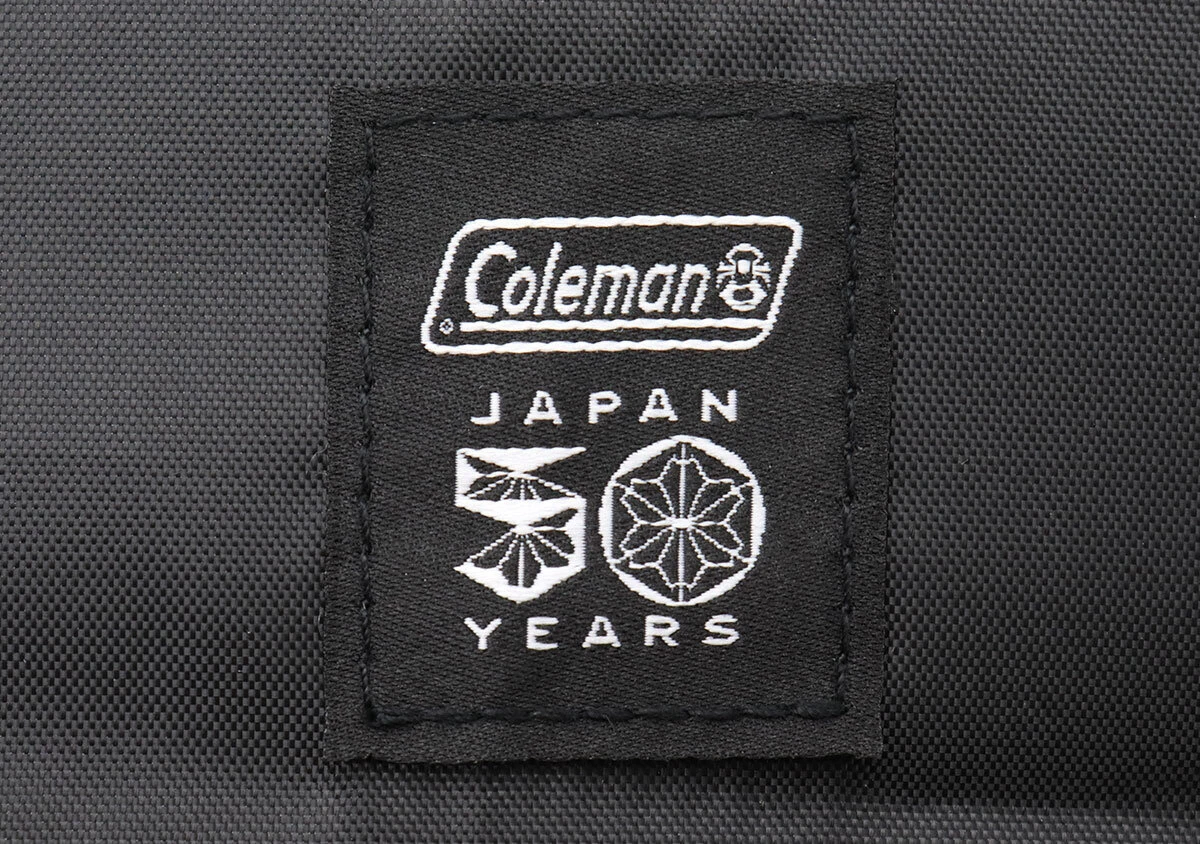 日本上陸50周年を記念したコールマンの特別な黒いタグ