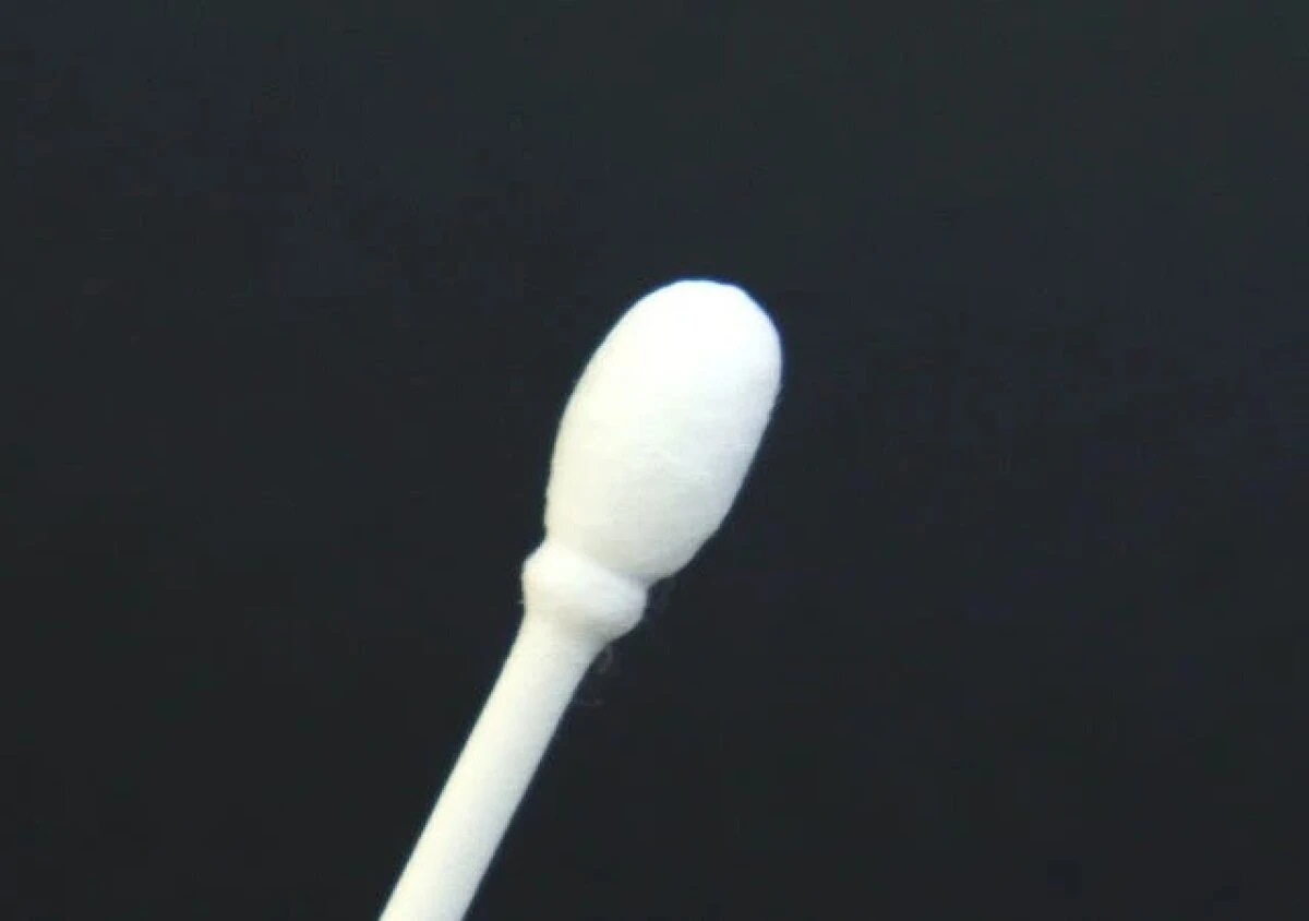 クッションのように弾力のあるスゴふわっ綿棒の大きな先端部分