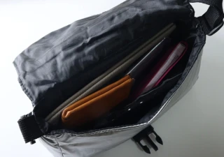ダイソーで売っていいやつ！？「服屋さんが震えるレベル…！」300円とは思えないバッグ3選