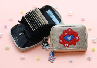 この付録…人気すぎて公式では完売！小さいのにめっちゃ入る！ミャクミャクのミニ財布