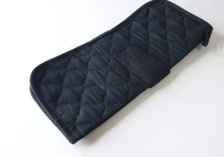 ダイソーで200円なら買い！いろんなサイズを入れやすい！ちょっと惜しいけど便利な専用ポーチ