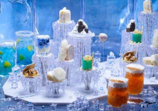 雪景色のドームでぬくぬく♡青森・奥入瀬の冬限定、凍る滝を味わう氷瀑アフタヌーンティー