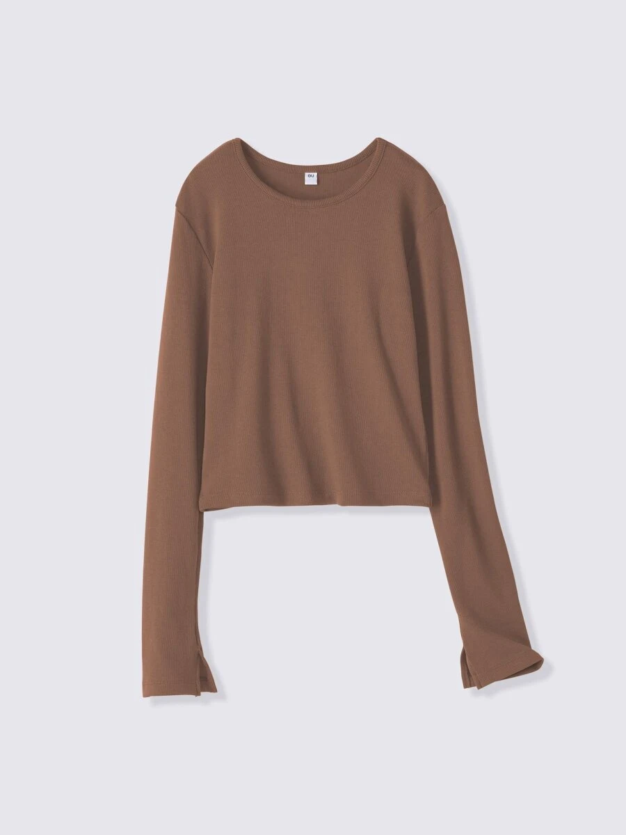 茶色のリブ素材クロップド丈長袖Tシャツ。袖口にスリット入り。 茶色のリブ素材クロップド丈長袖Tシャツ。袖口にスリット入り。